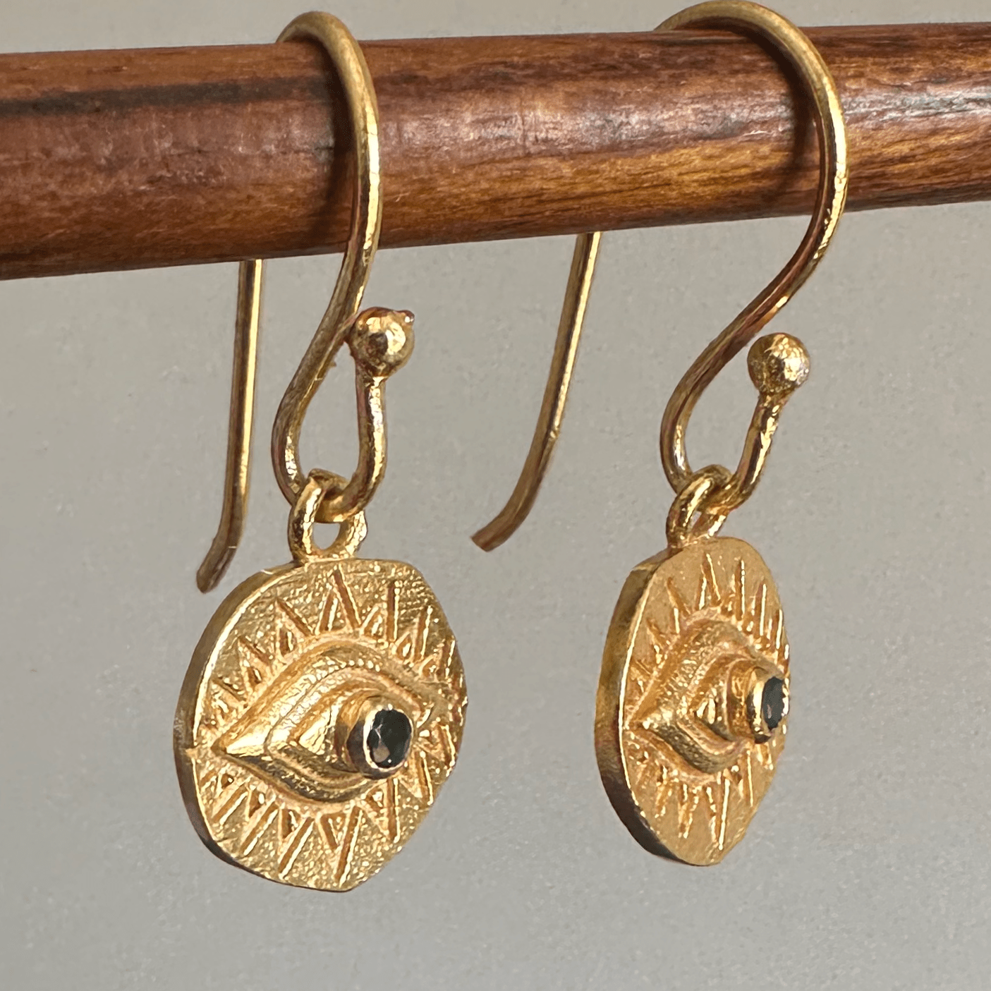 Green Eyes Earrings - Box Turtle