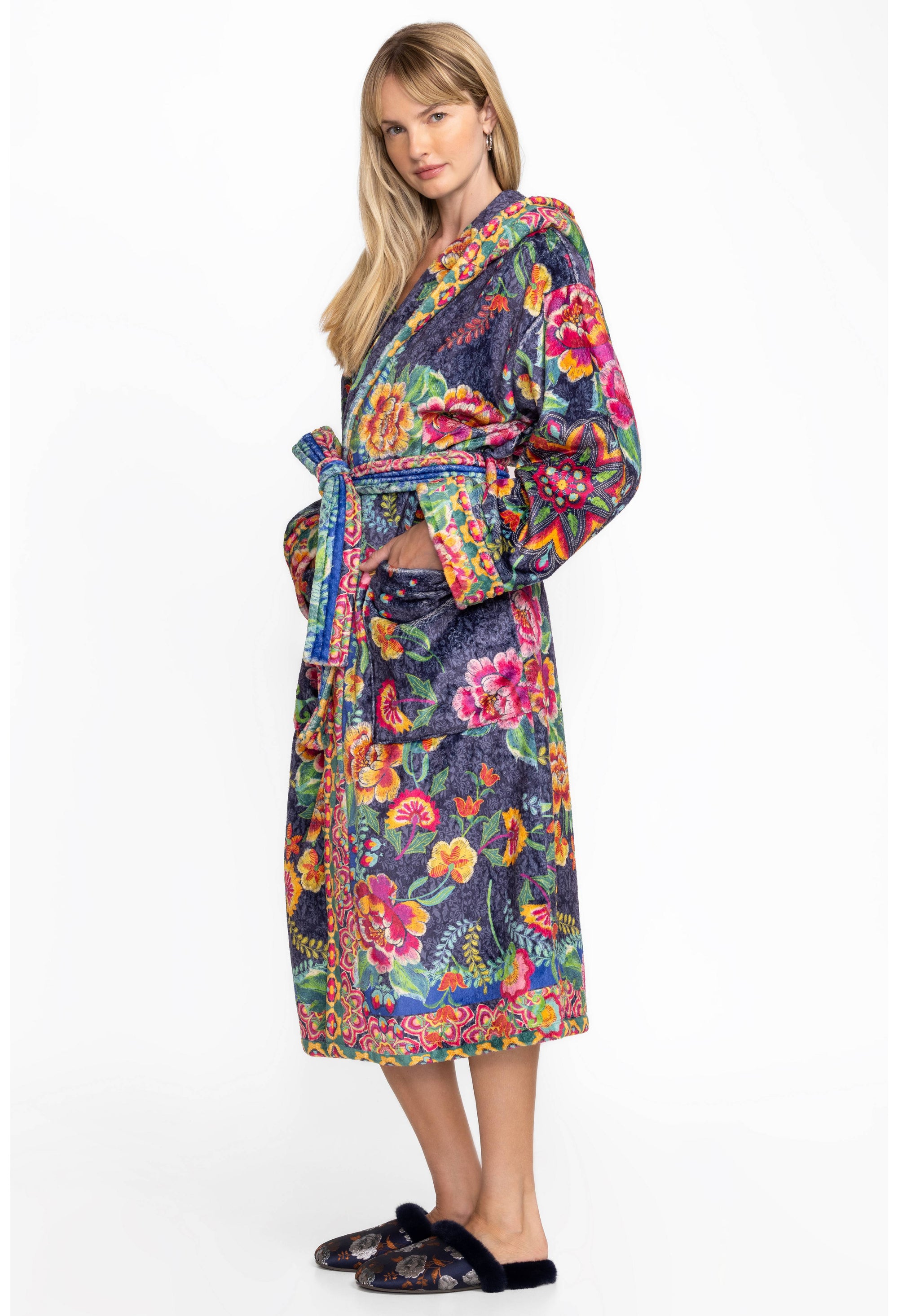 Cozy Robe in Darnahta Scarf Print