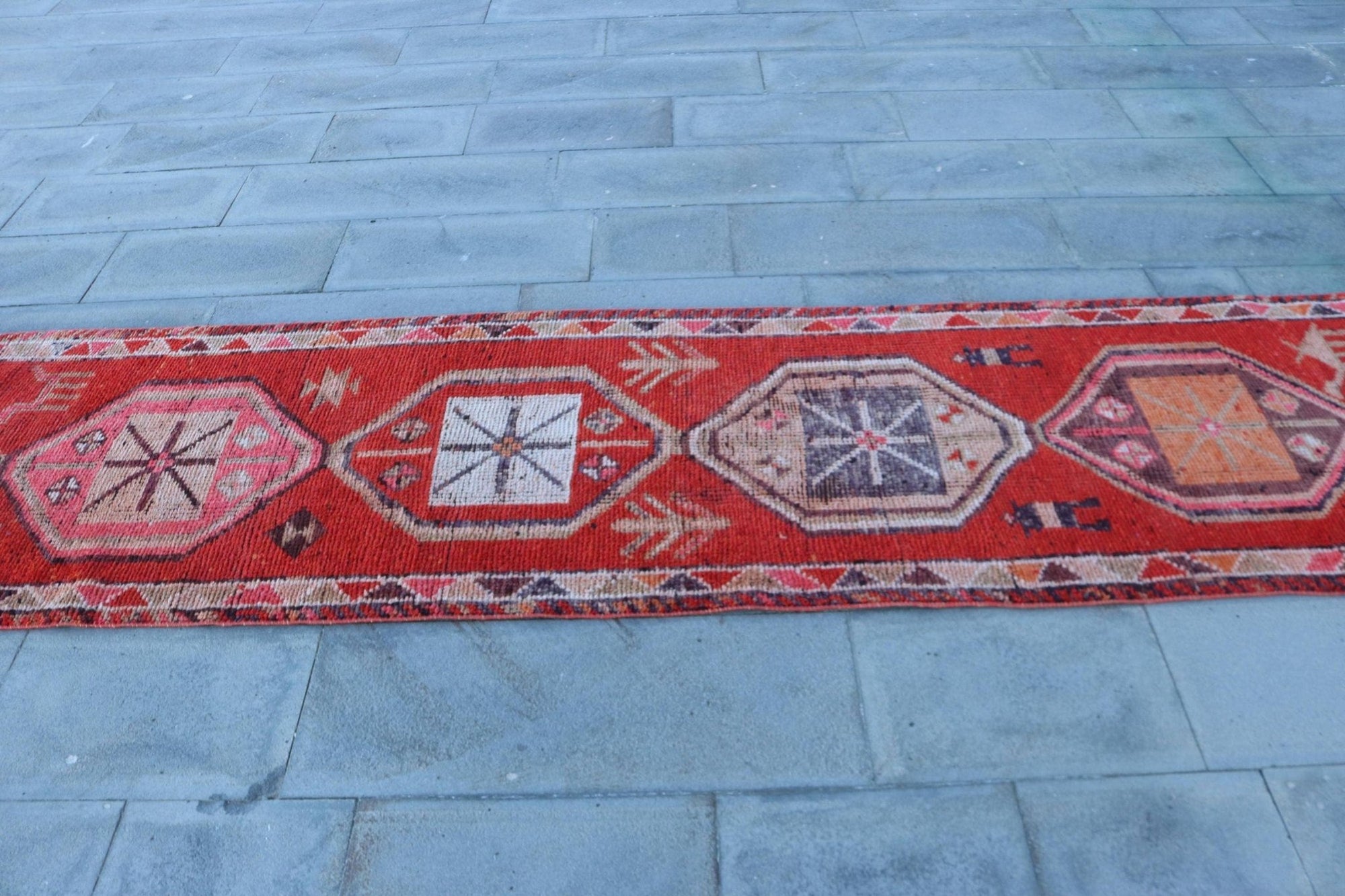 Herki Vintage Turkish Wool Runner Rug with Fringe - Box Turtle
