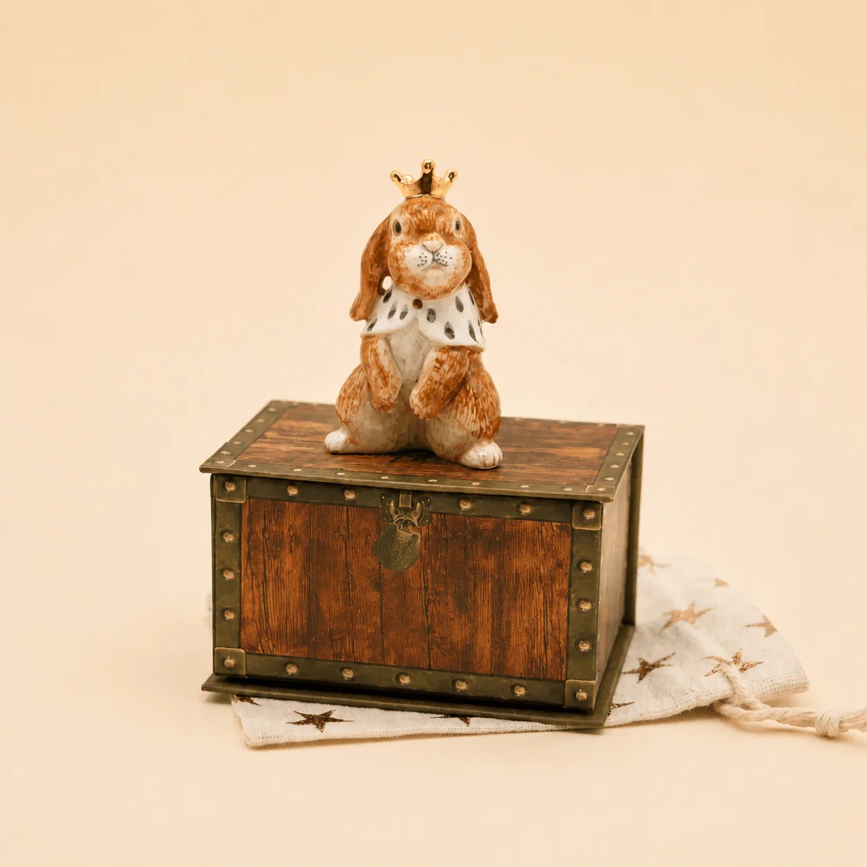 Highness Hare Cake Topper - Box Turtle