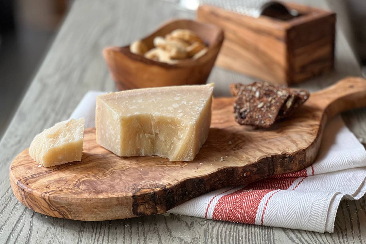 Italian Olivewood Charcuterie and Cheese Paddle Board - Box Turtle