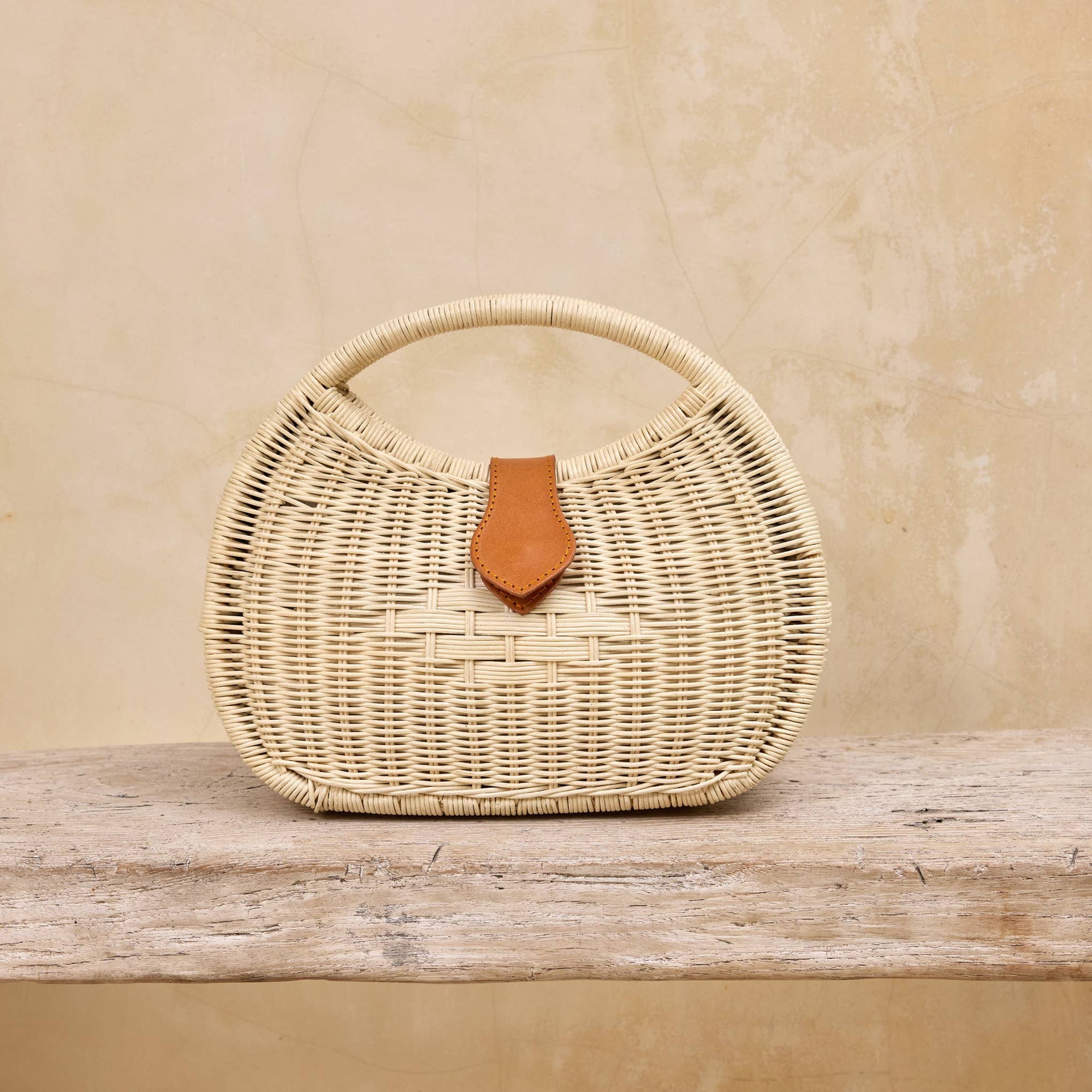 Ivory Rattan Eclipse Handbag - Box Turtle
