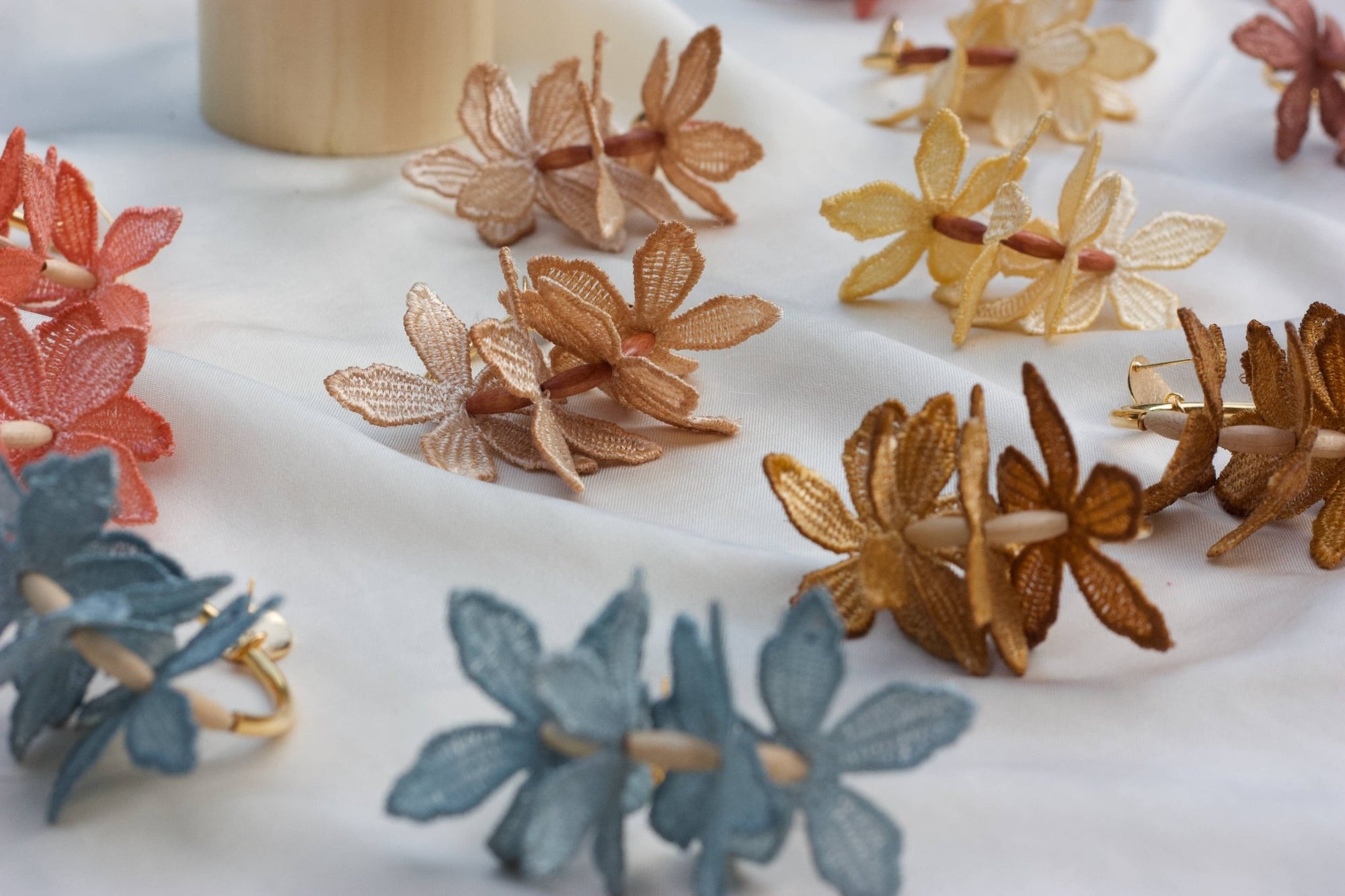 Kui Earrings - Box Turtle