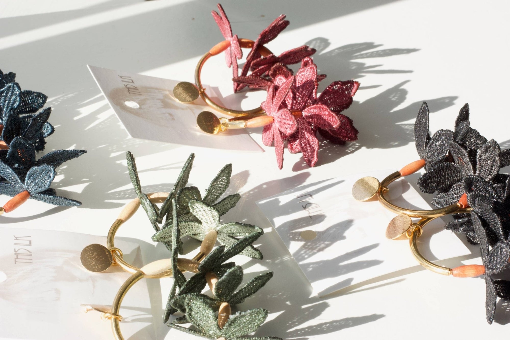 Kui Earrings - Box Turtle