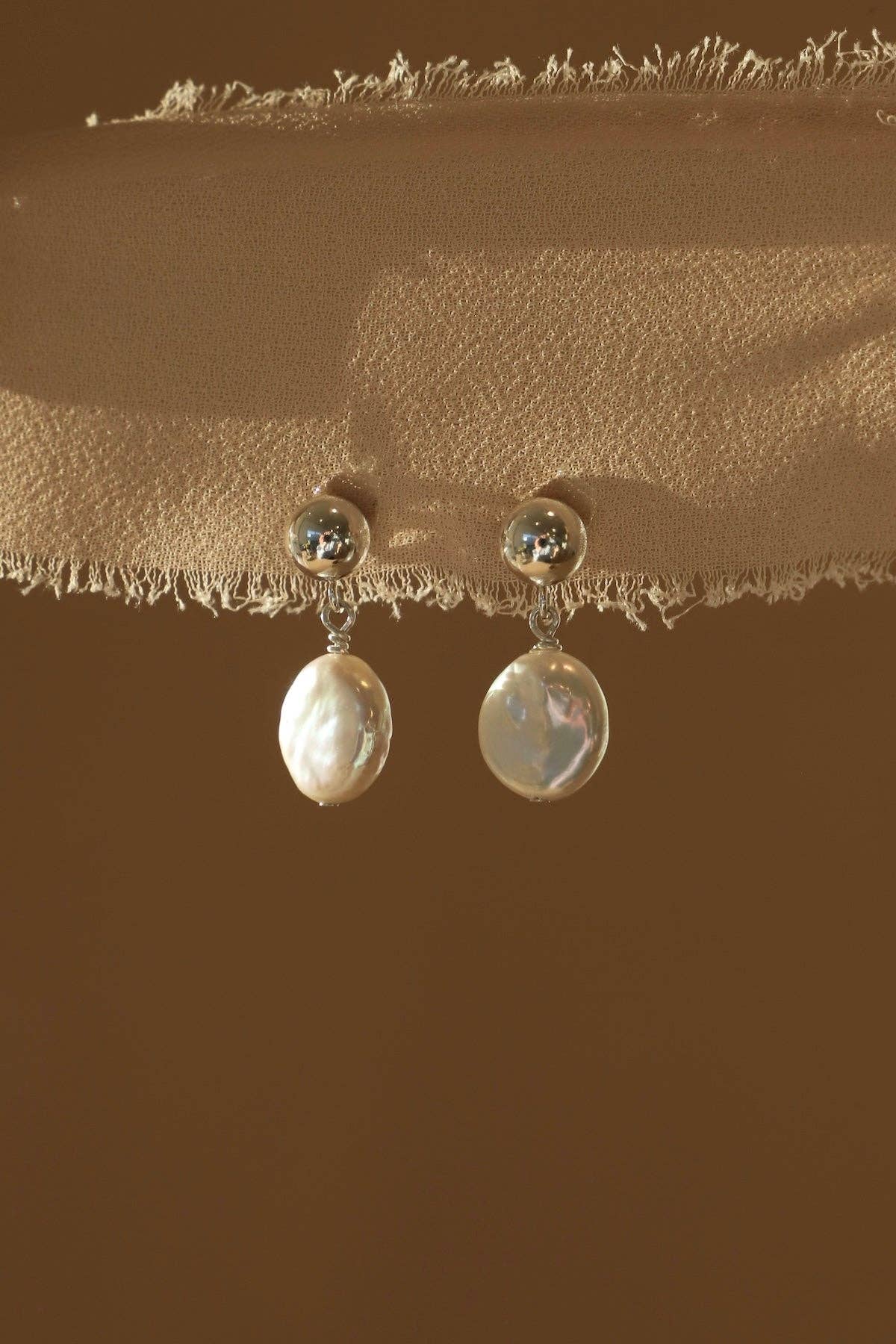 Lea Pearl Drop Earrings - Box Turtle