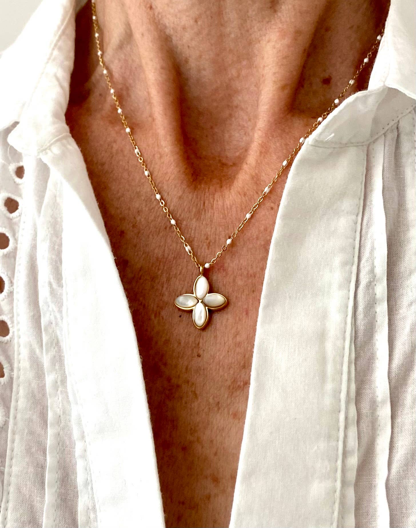 Maddy White Necklace - Box Turtle