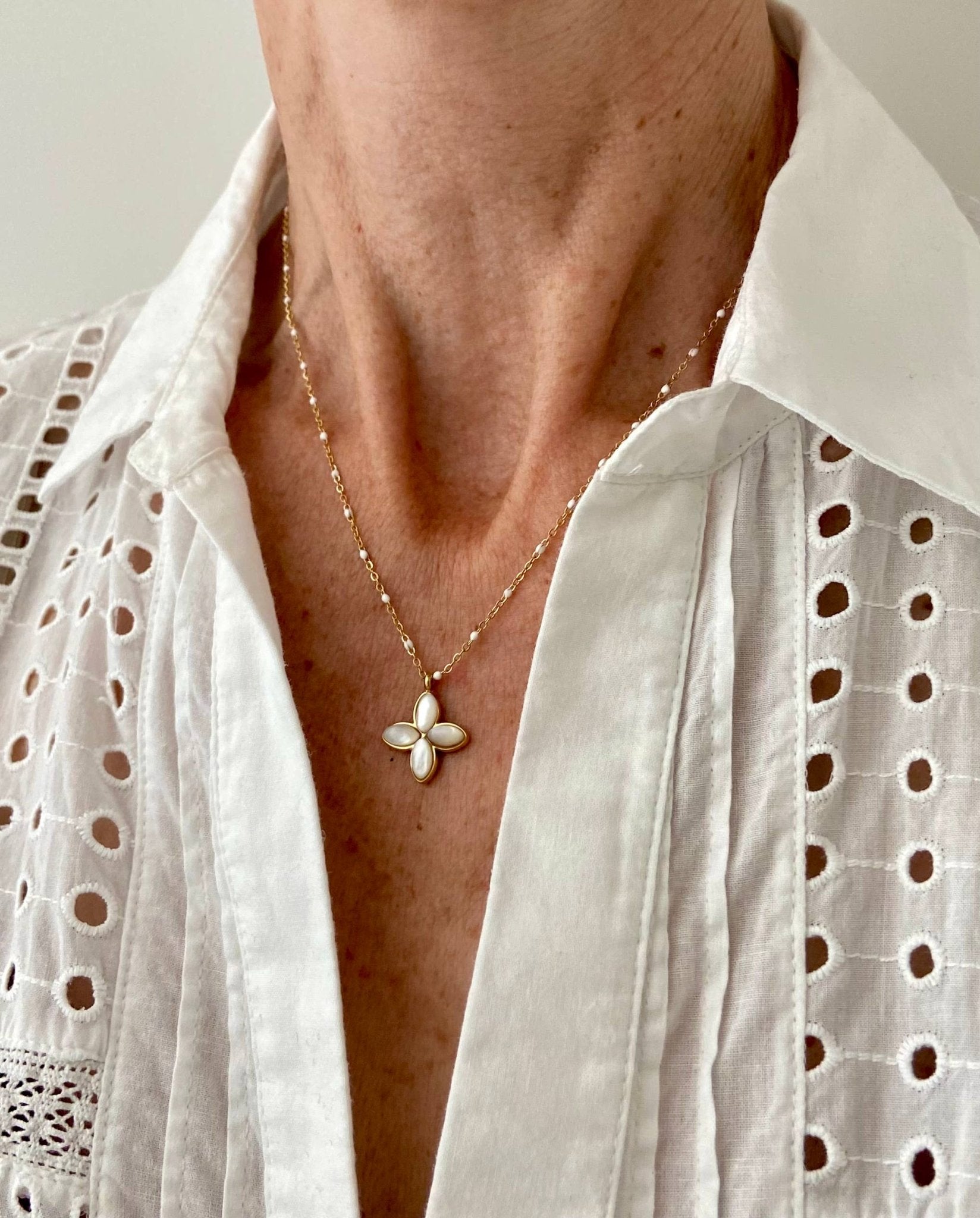 Maddy White Necklace - Box Turtle