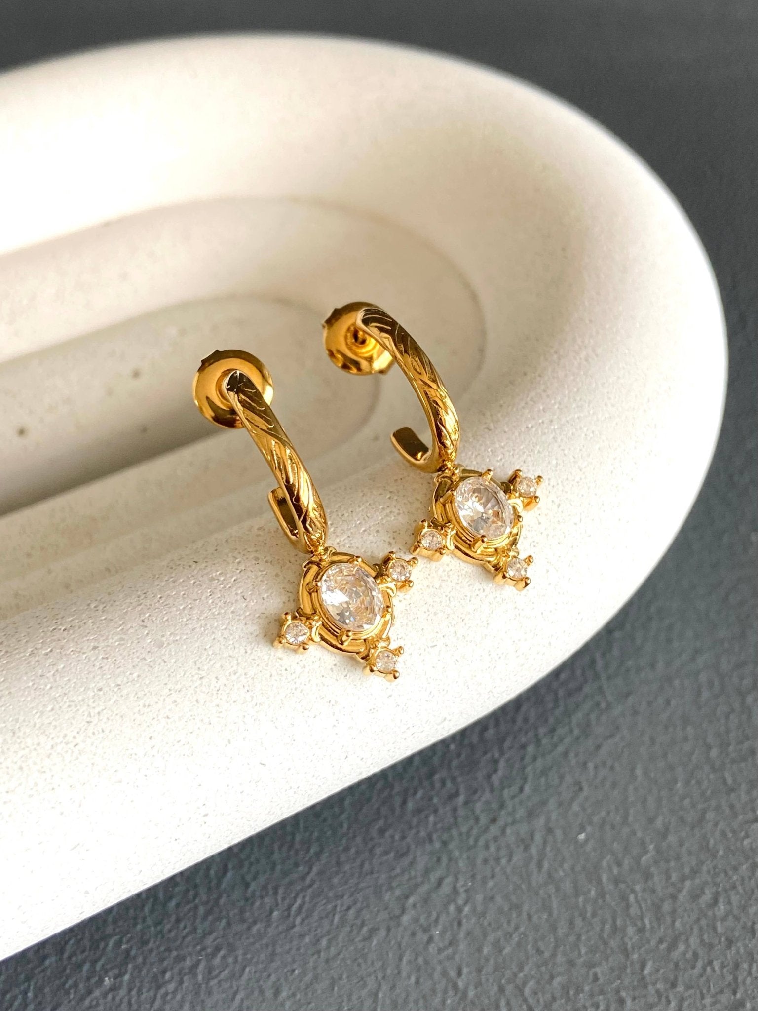 Marilou Earrings - Box Turtle