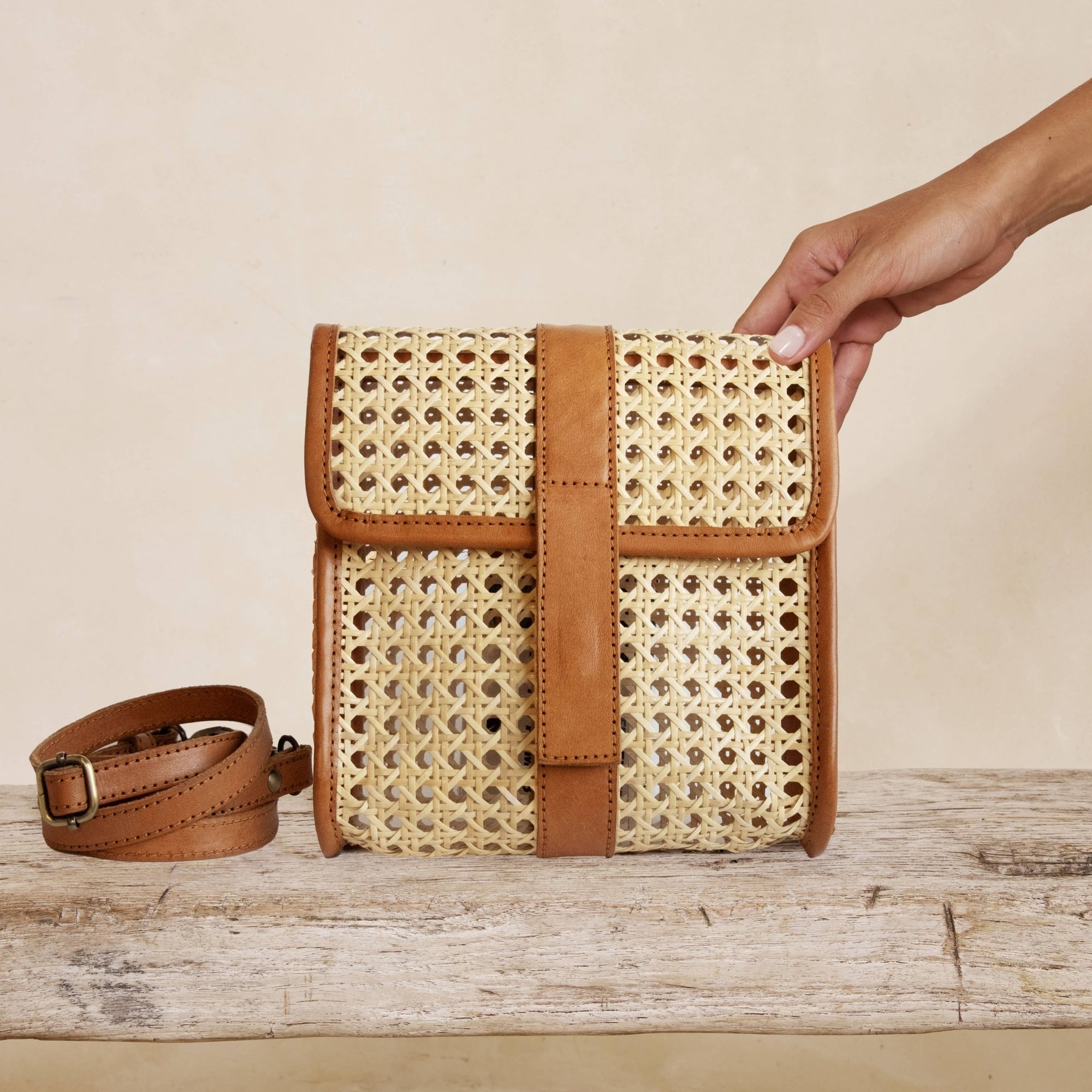 Medium Leather Trim &amp; Crossbody Brown Rattan Clutch - Box Turtle
