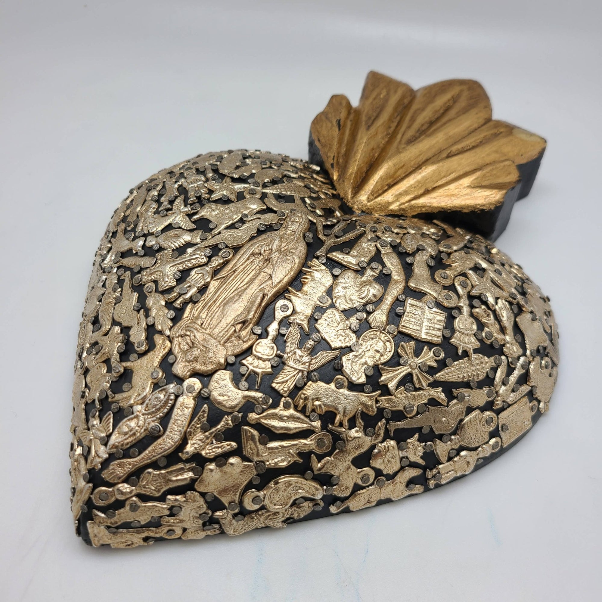 Milagros Large Gold Wood Heart - Box Turtle