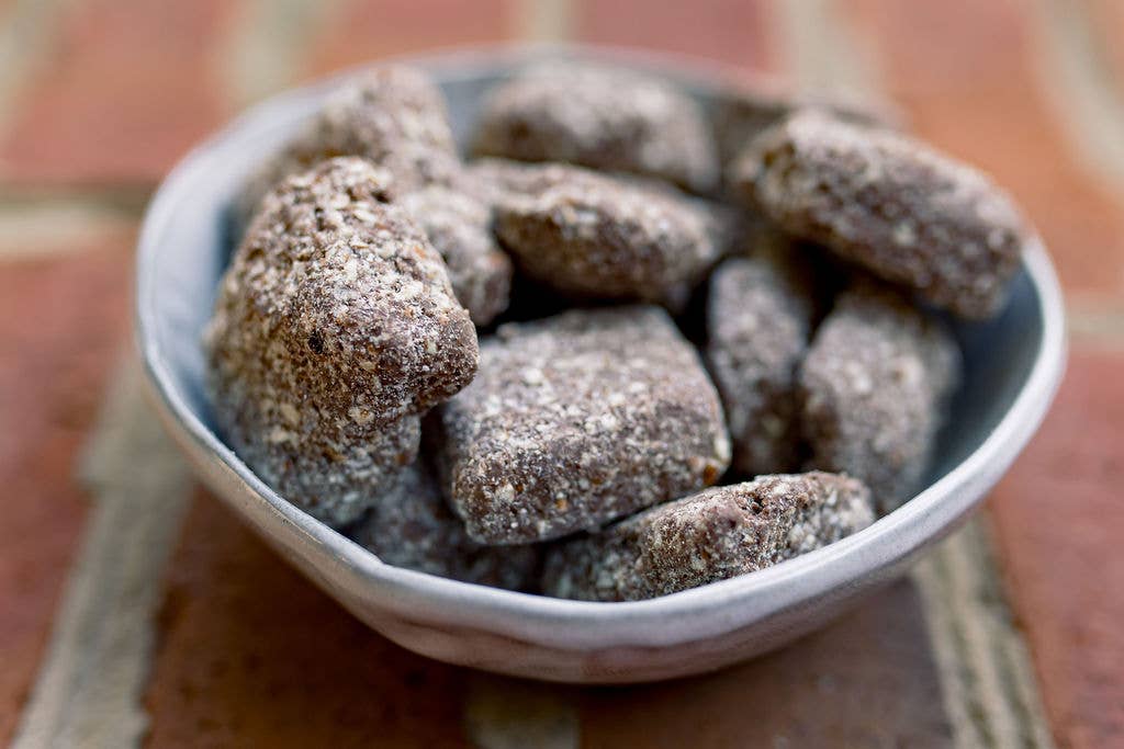 Mini Chocolate Pecan Toffee Pouch - Box Turtle