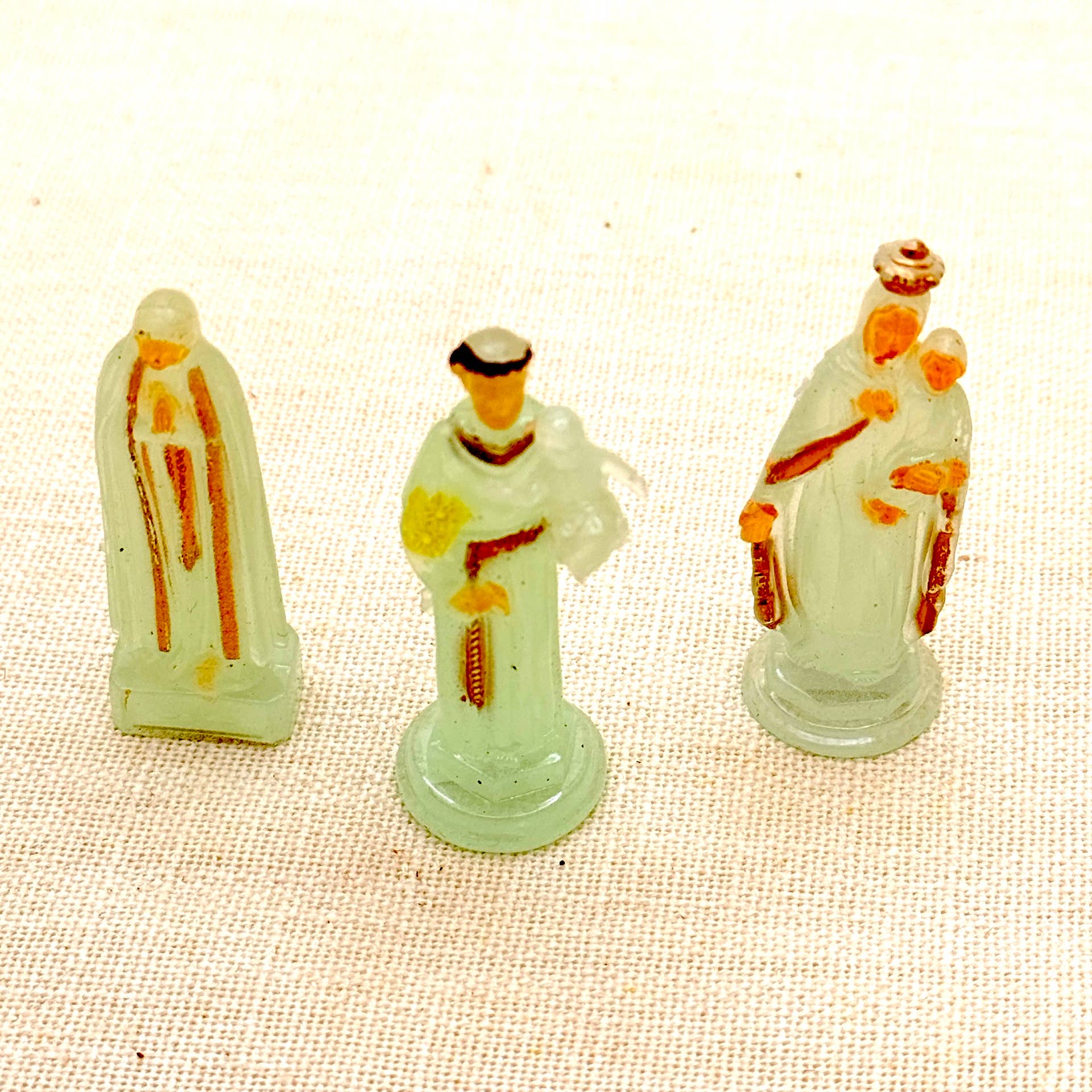 Mini Glowing Plastic Saints - Box Turtle