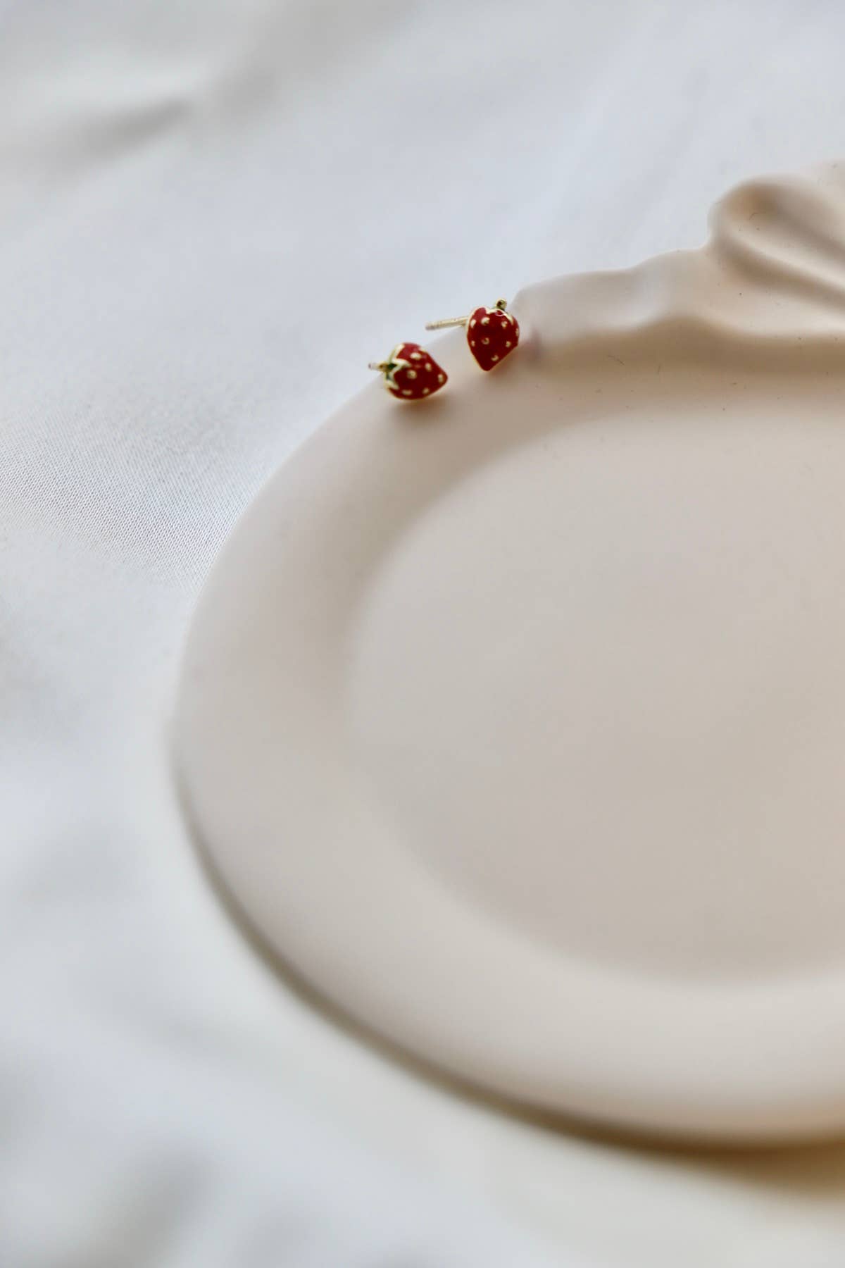 Mini Strawberry Studs - Box Turtle