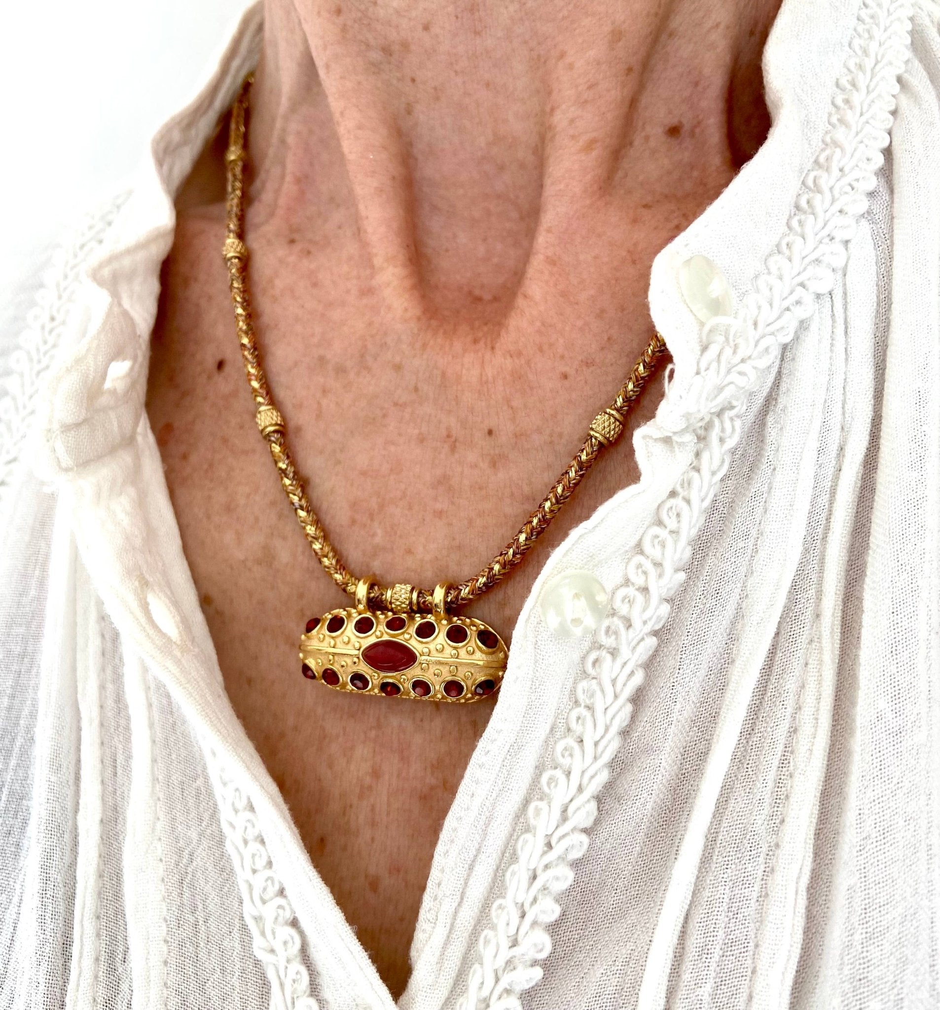 Mumbai Necklace - Box Turtle