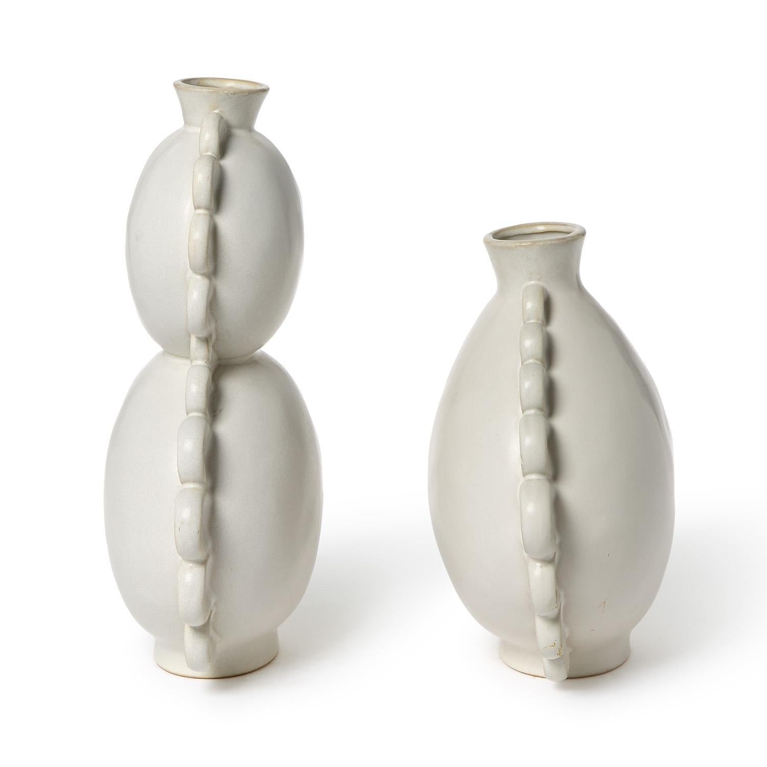 Off White Ribbed Pinched Vase - Box Turtle