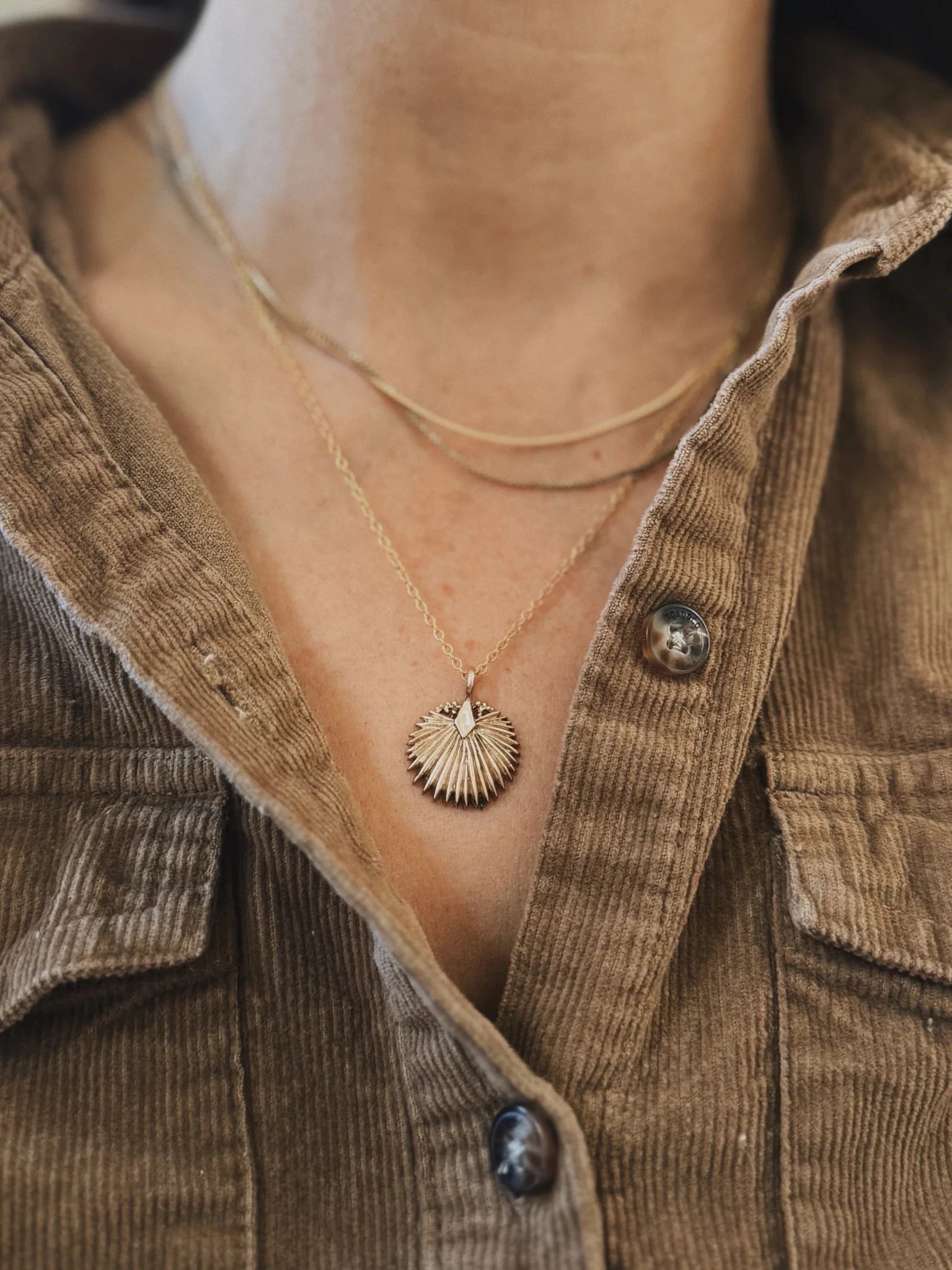 Palmetto Leaf Pendant Necklace - Box Turtle