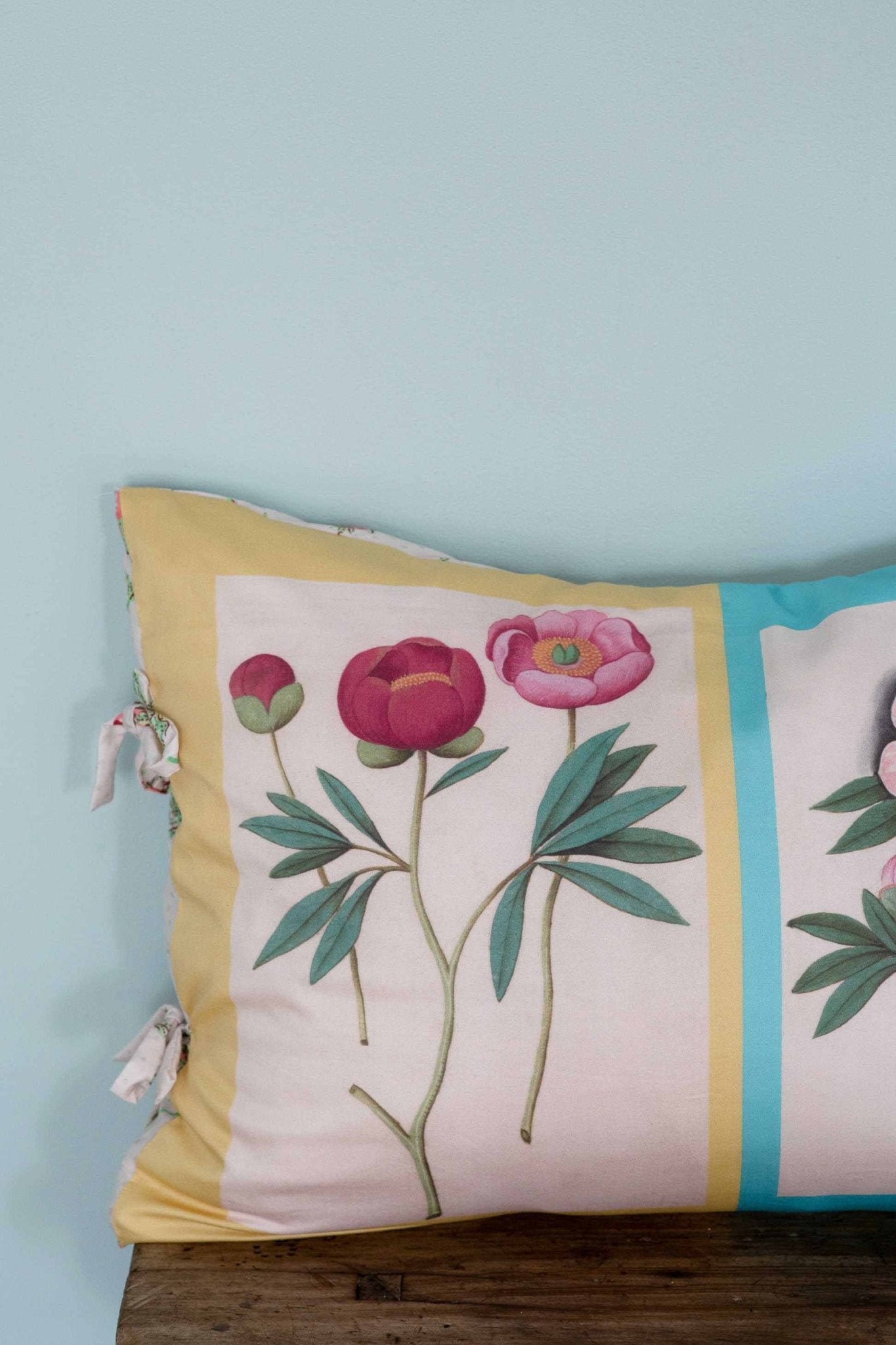 Peonies Pillowcase Set - Box Turtle