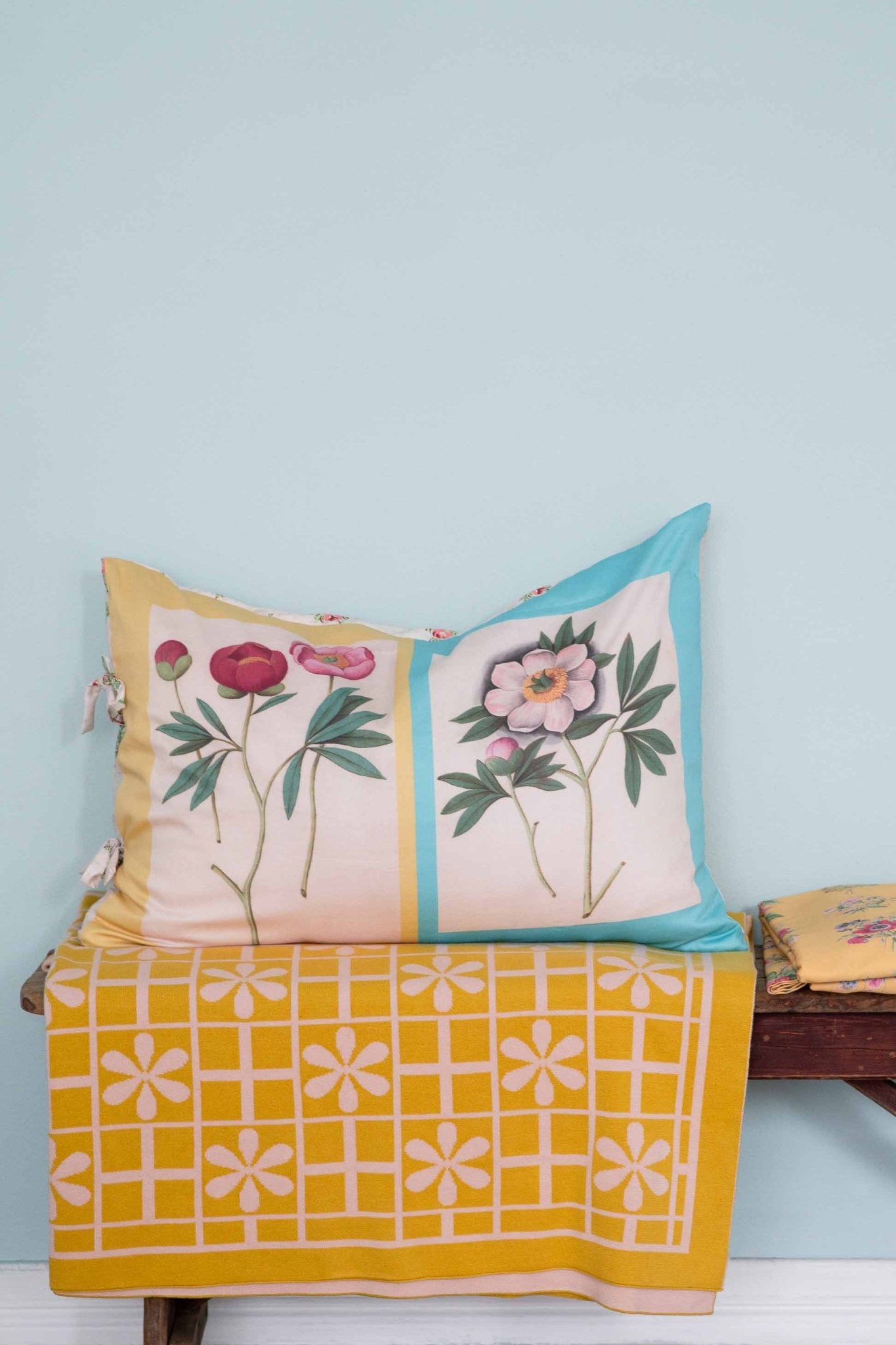 Peonies Pillowcase Set - Box Turtle