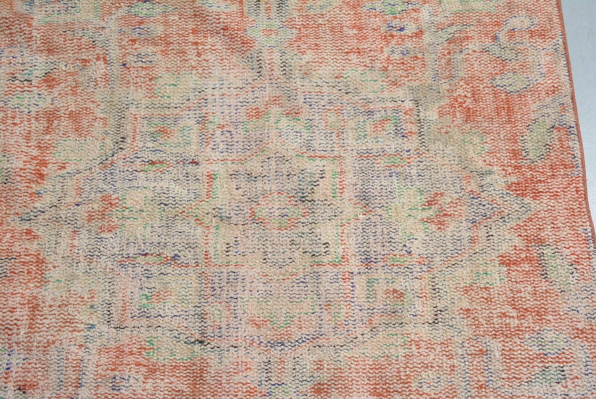 Red Ombré Vintage Turkish Rug - Box Turtle