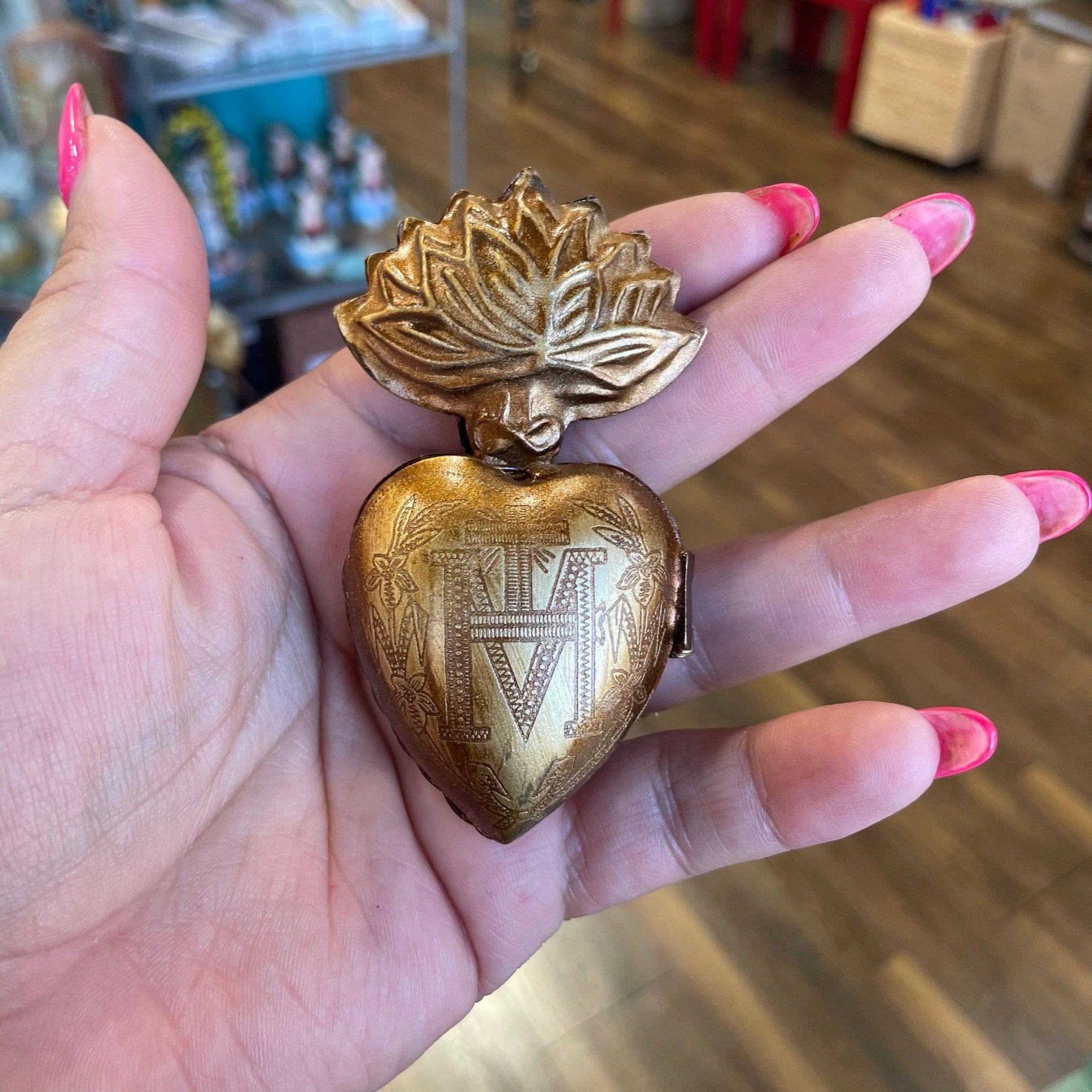 Sacred Heart Locket Box - Box Turtle