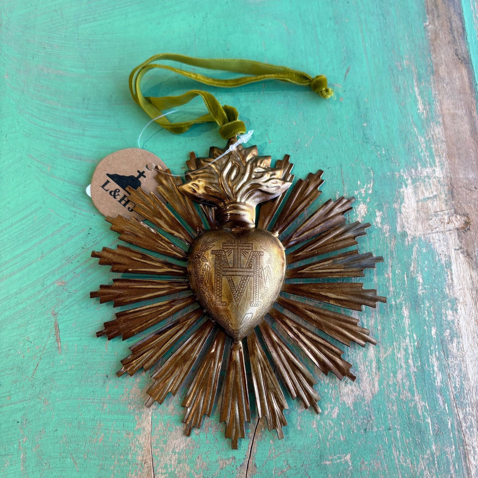 Sacred Heart Sun Rays Ornament - Box Turtle