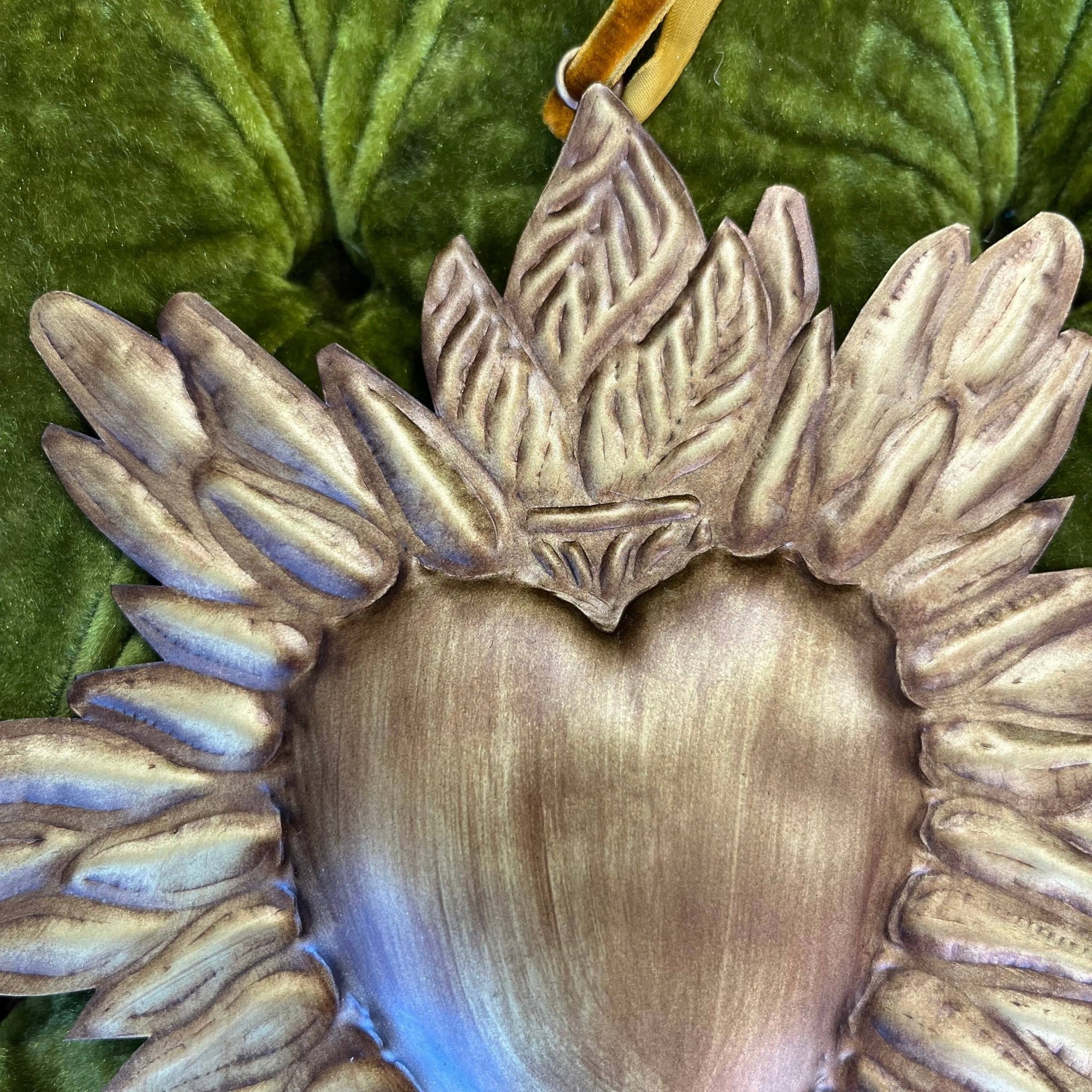 Sacred Heart with Rays Ornament - Box Turtle