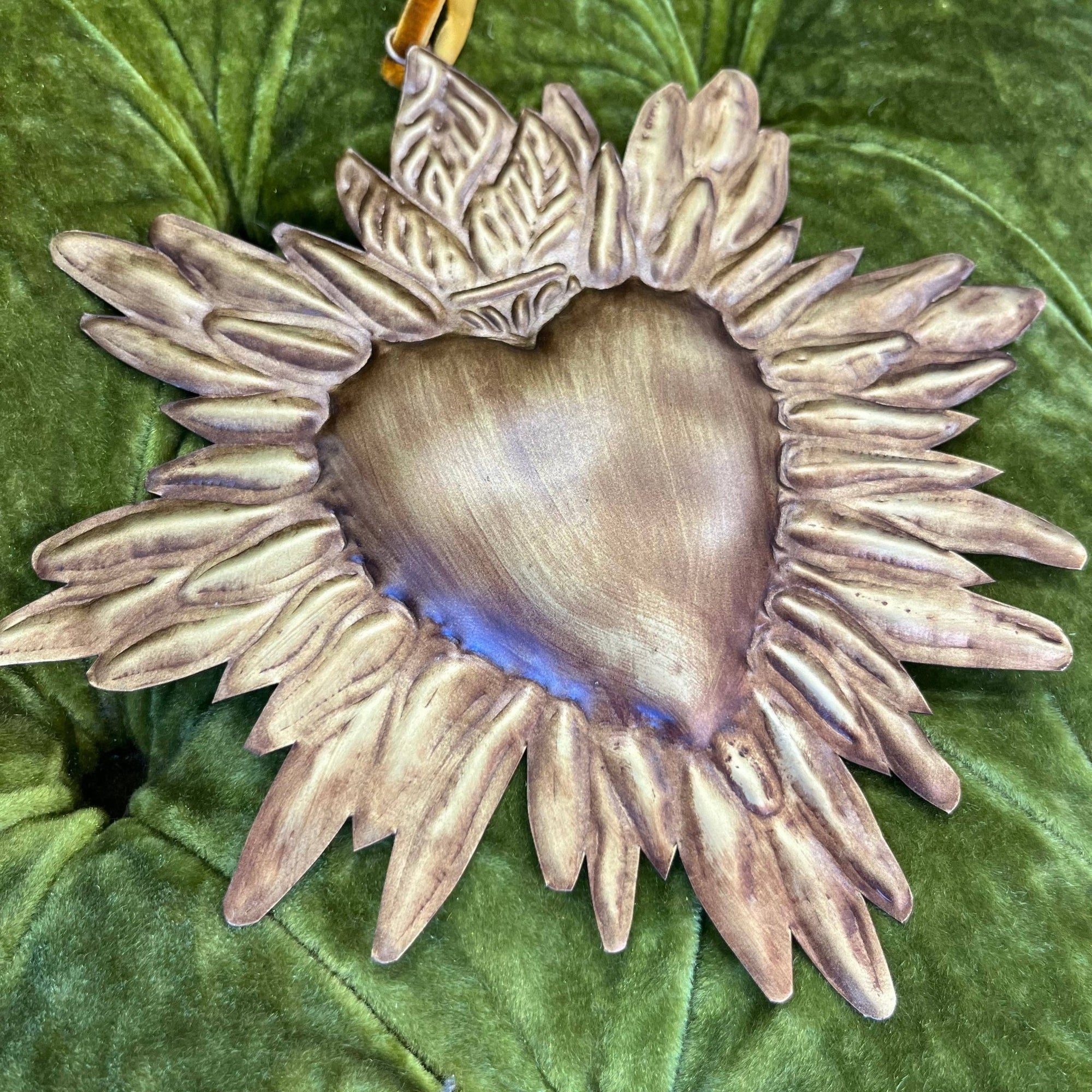 Sacred Heart with Rays Ornament - Box Turtle