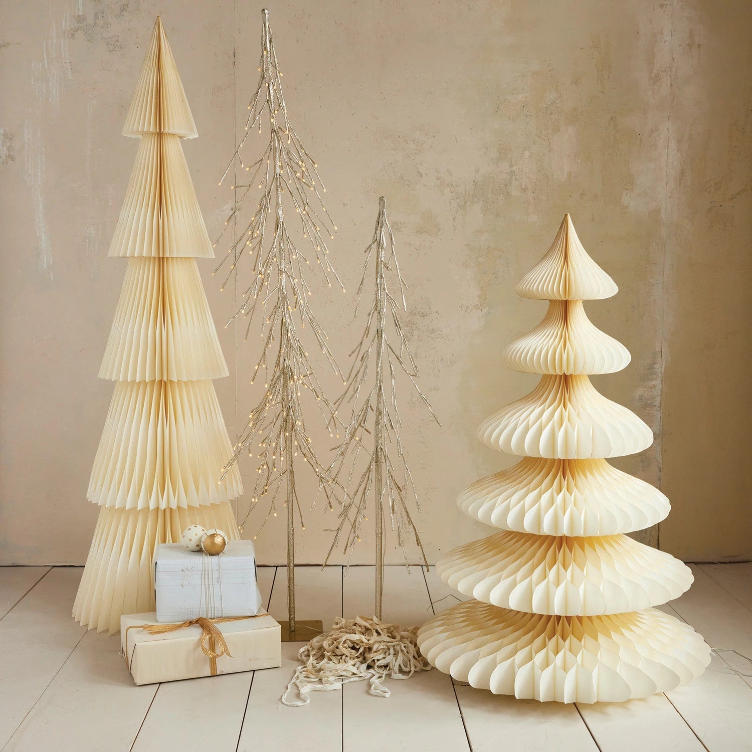 Silver & Frosted Pre - Lit Tree with Plug - Box Turtle