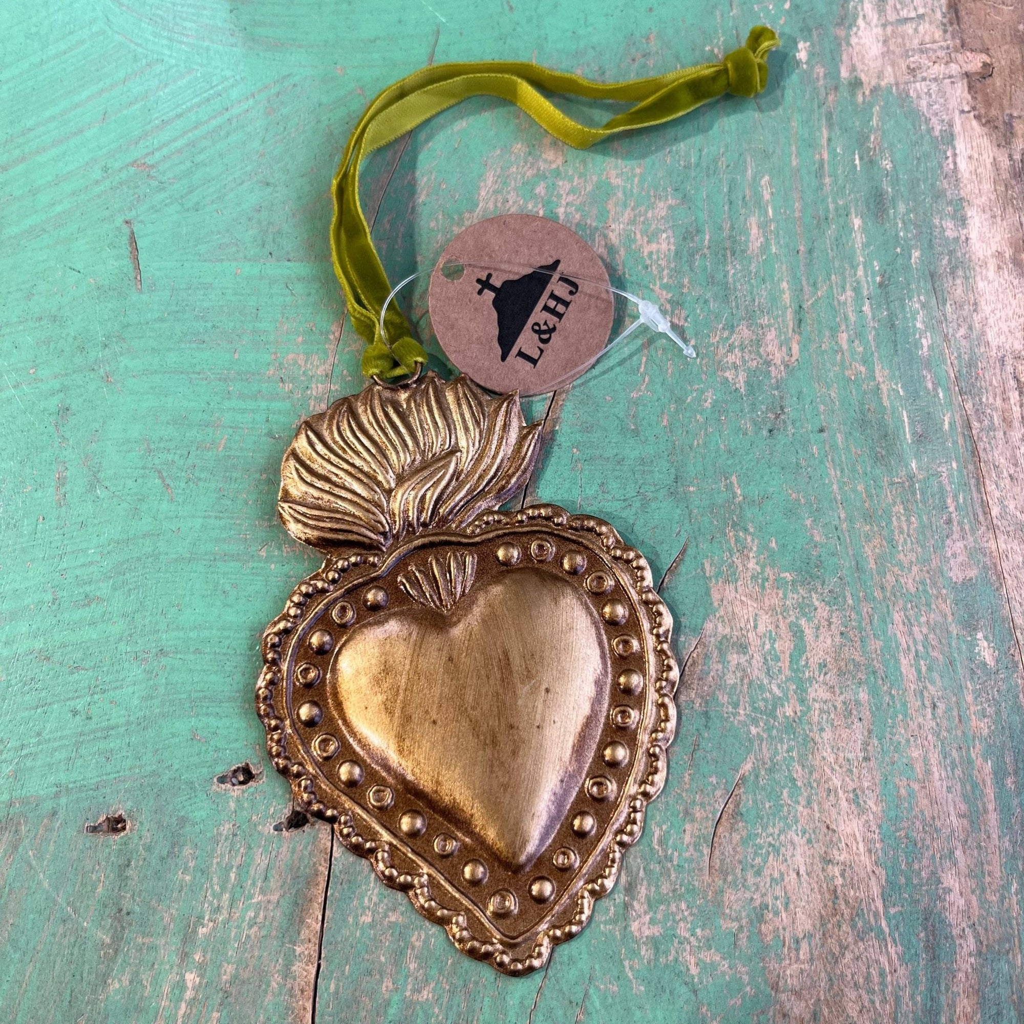 Small Dots Sacred Heart Ornament - Box Turtle