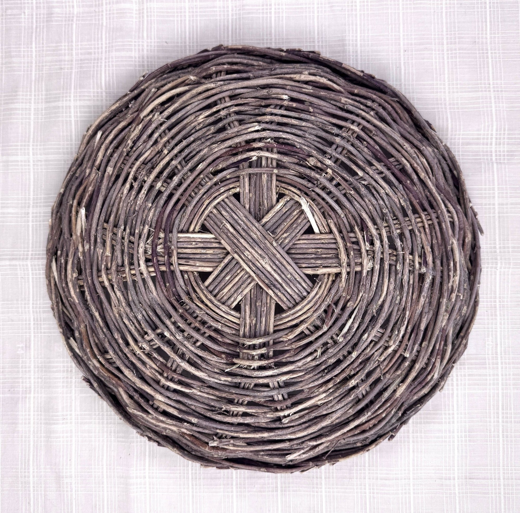 Small Woven Vine Tray - Box Turtle