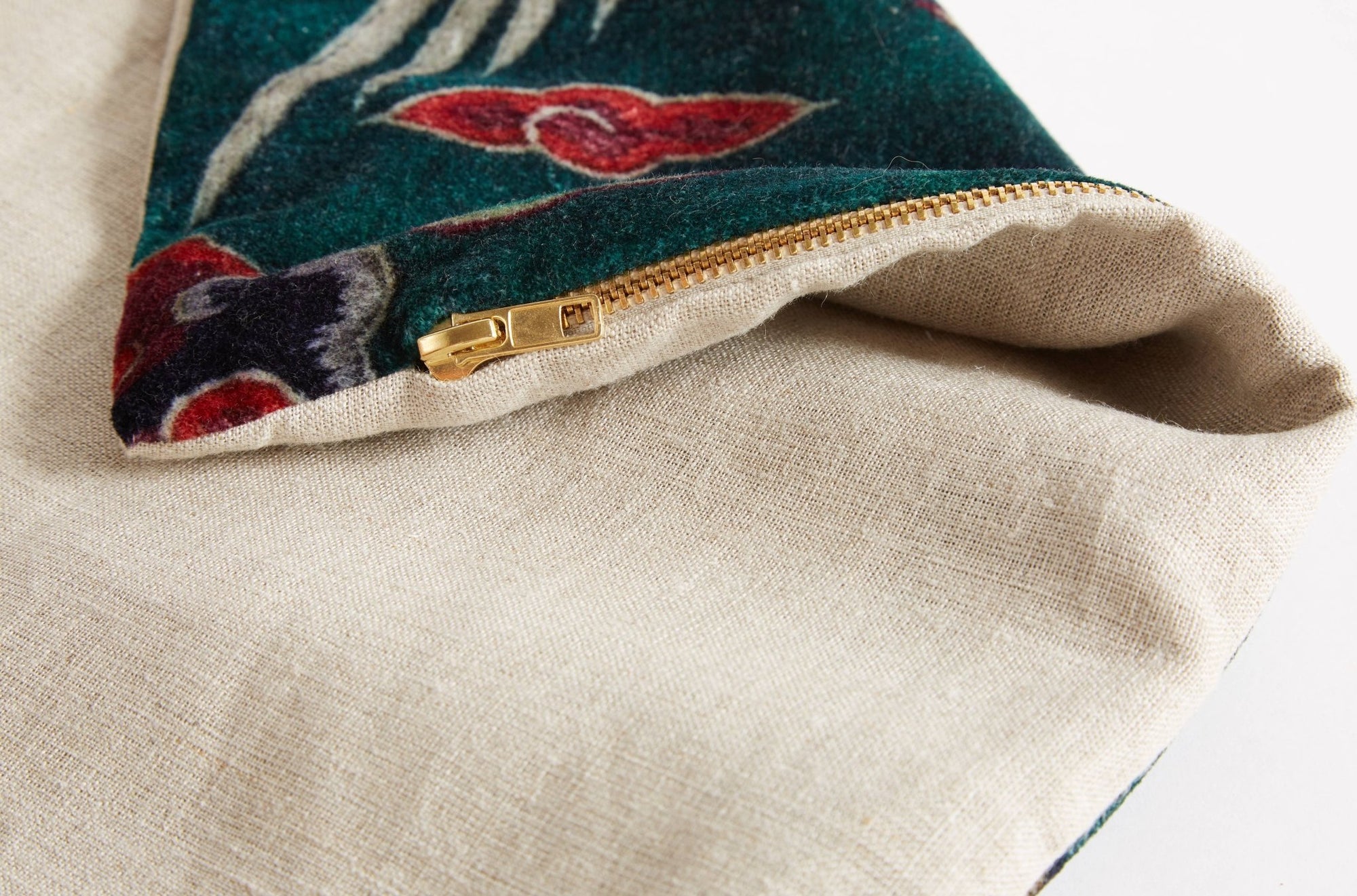 Square Crane Velvet Pillow - Box Turtle