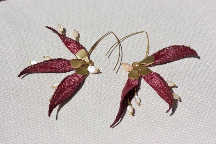 Strelitzia earrings - Box Turtle