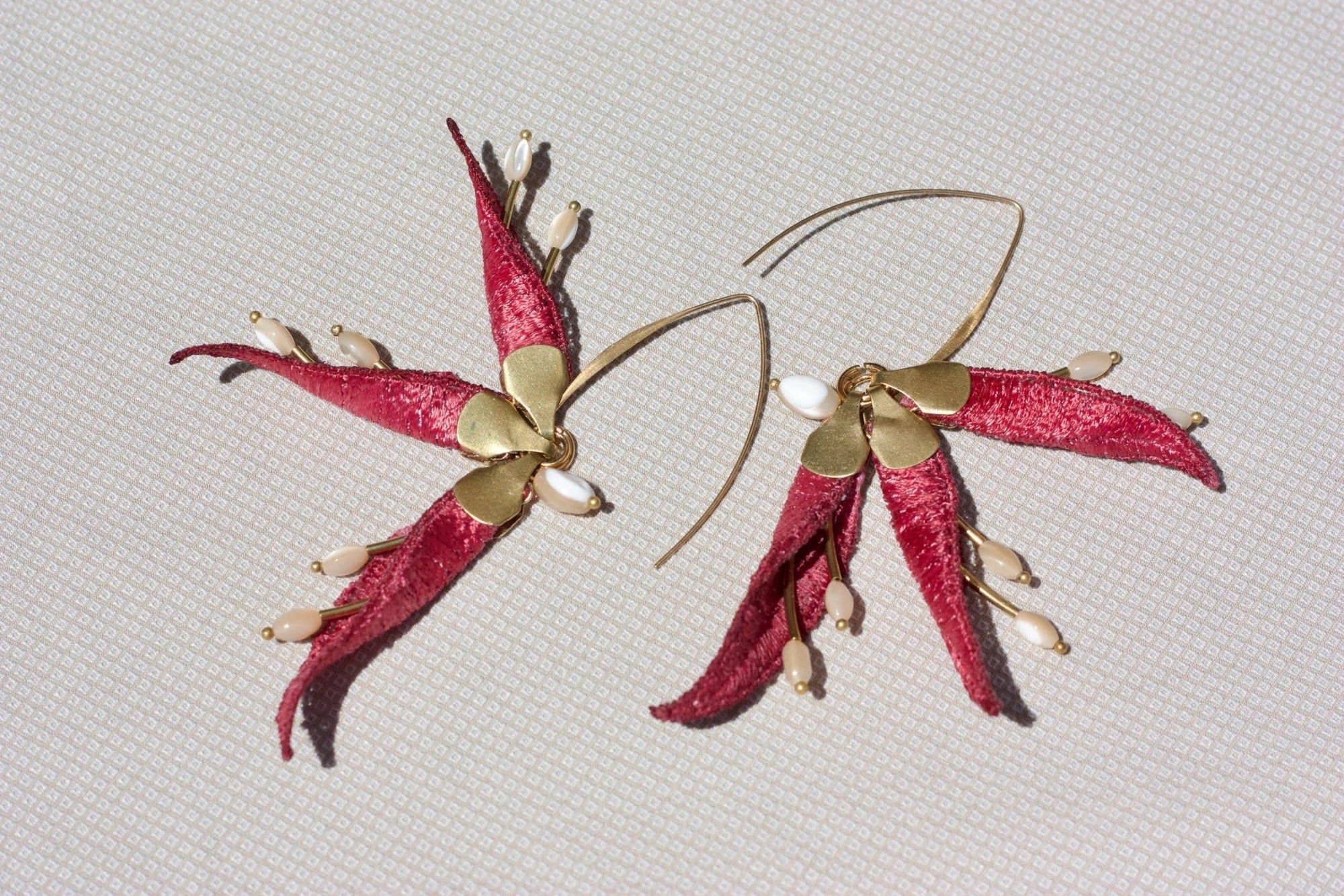 Strelitzia earrings - Box Turtle