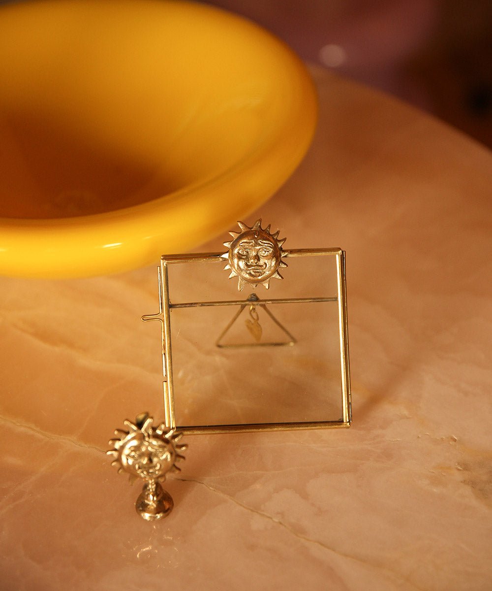 Sunny Saavi Polaroid Frame - Box Turtle
