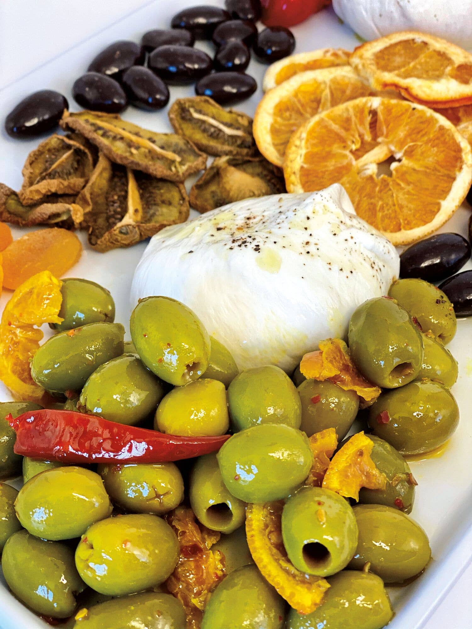 Tangerine & Chili Olives - Box Turtle