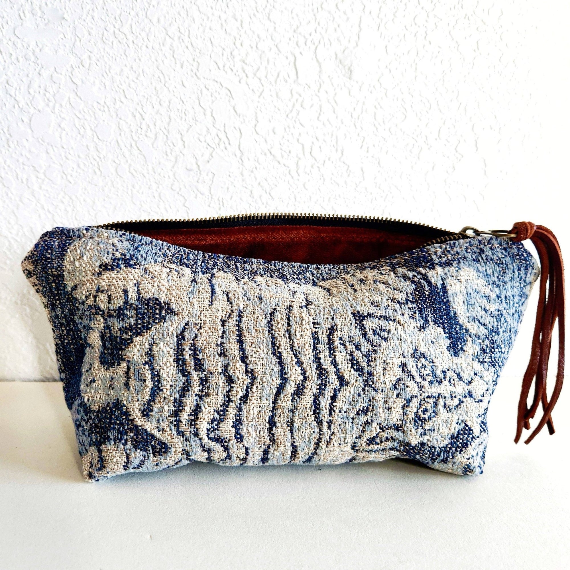 Tiger Pouch Traveler - Box Turtle