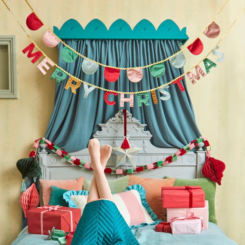 Velvet Chain Link Garland - Box Turtle