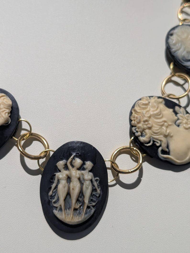 Vintage Cameo Collar Necklace - Box Turtle