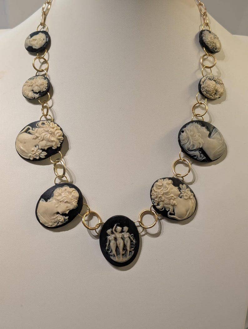 Vintage Cameo Collar Necklace - Box Turtle