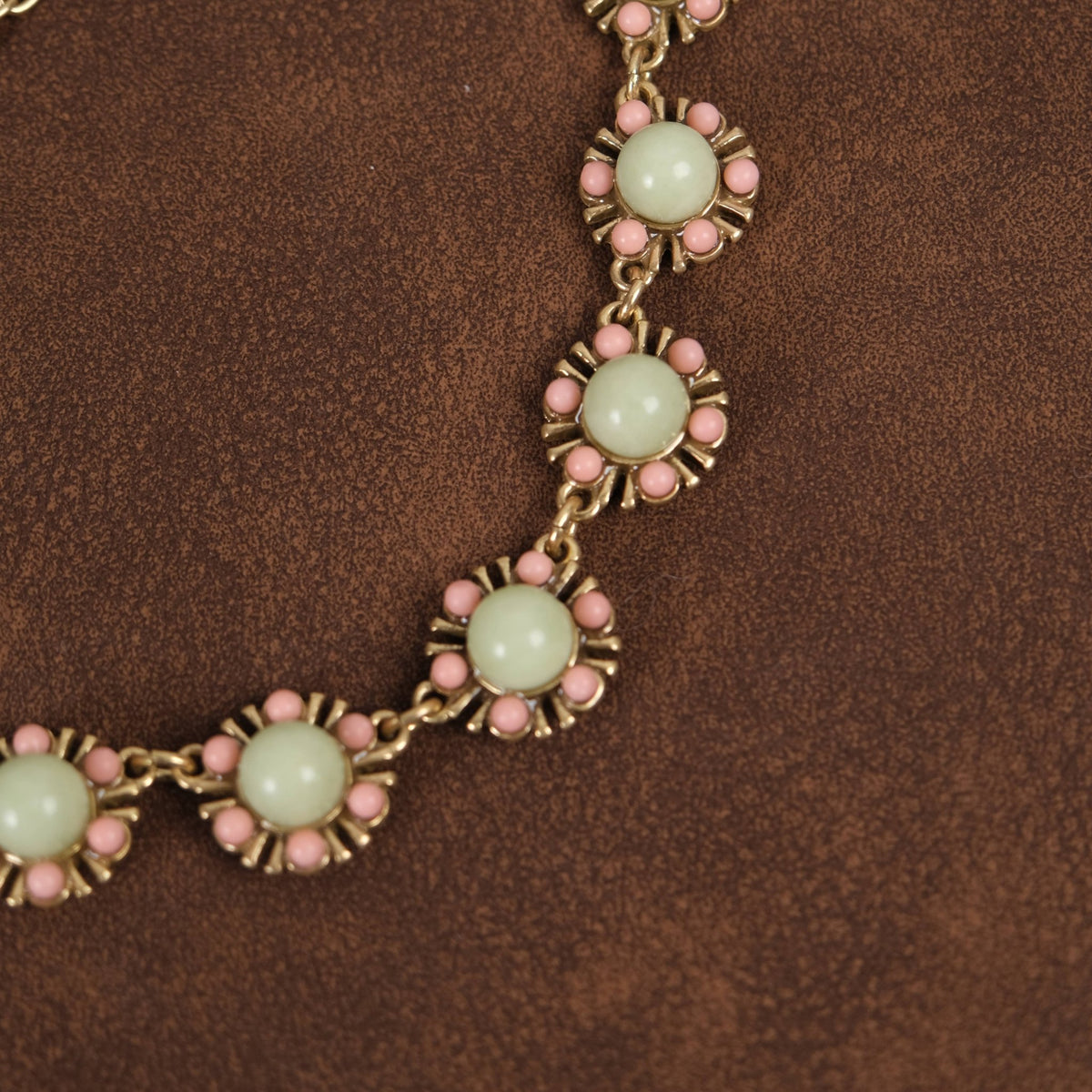 Vintage Elegant Gold-Plated Crystal &amp; Agate Floral Necklace - Box Turtle