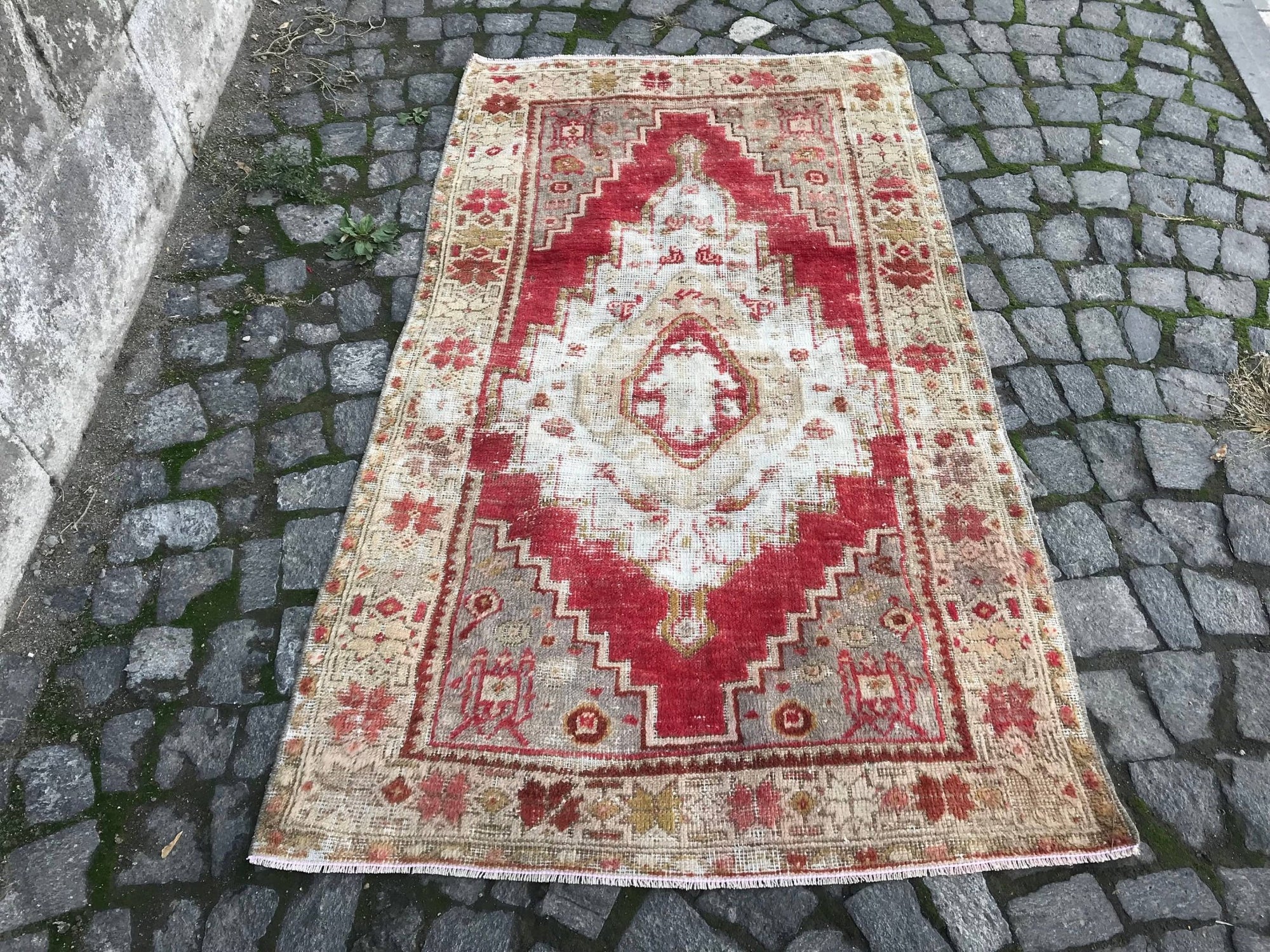 Vintage Turkish Red Rug Floral Rug - Box Turtle