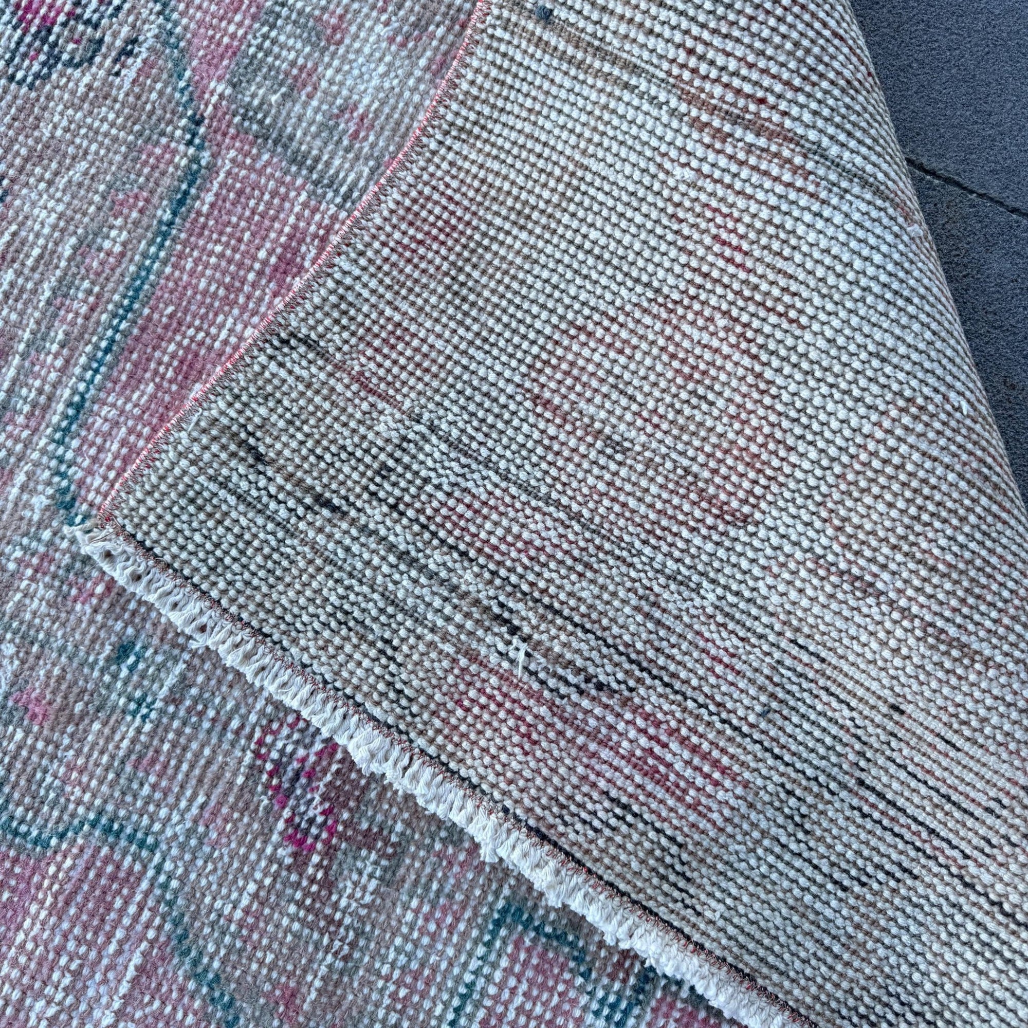 Vintage Turkish Wool Rug with Geometric Pattern - Box Turtle