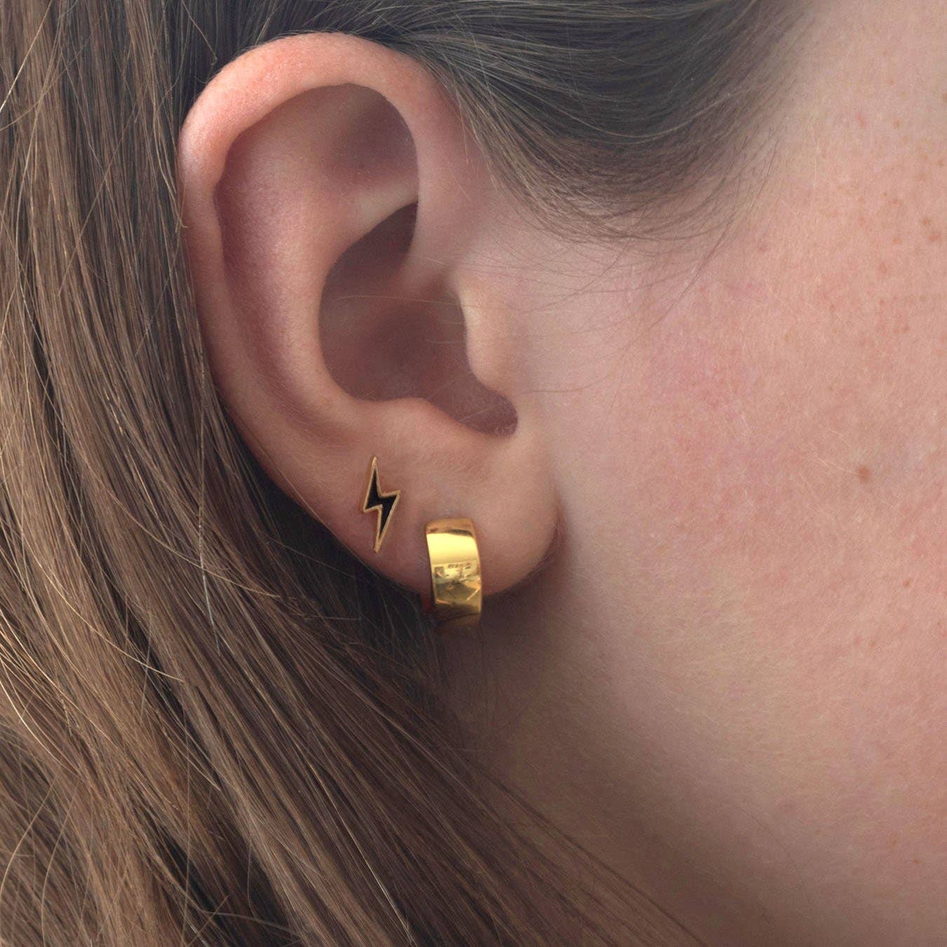 Wide Hinged Huggie Hoop Earrings - Box Turtle