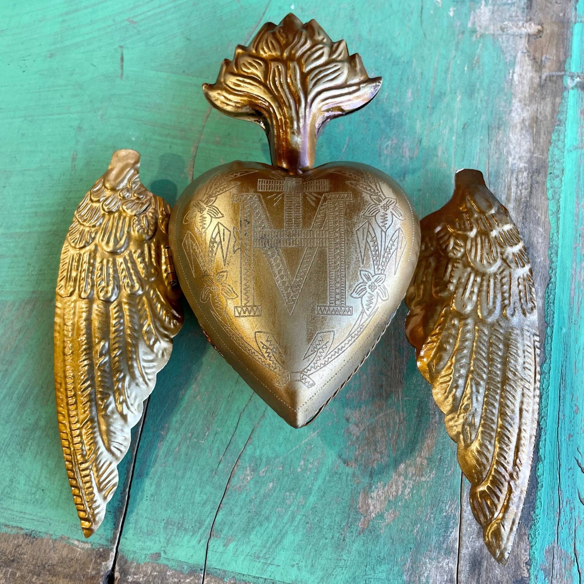Winged Sacred Heart Box - Box Turtle