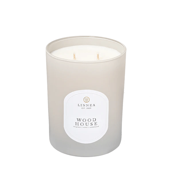 WOOD HOUSE Two - Wick Candle - Box Turtle